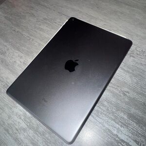 Apple iPad - Space Gray Metal Finish